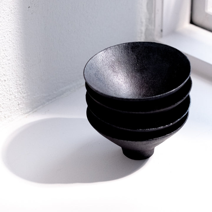 Toshifumi Tashiro, small bowl, black | Japanese ceramics (TT06)