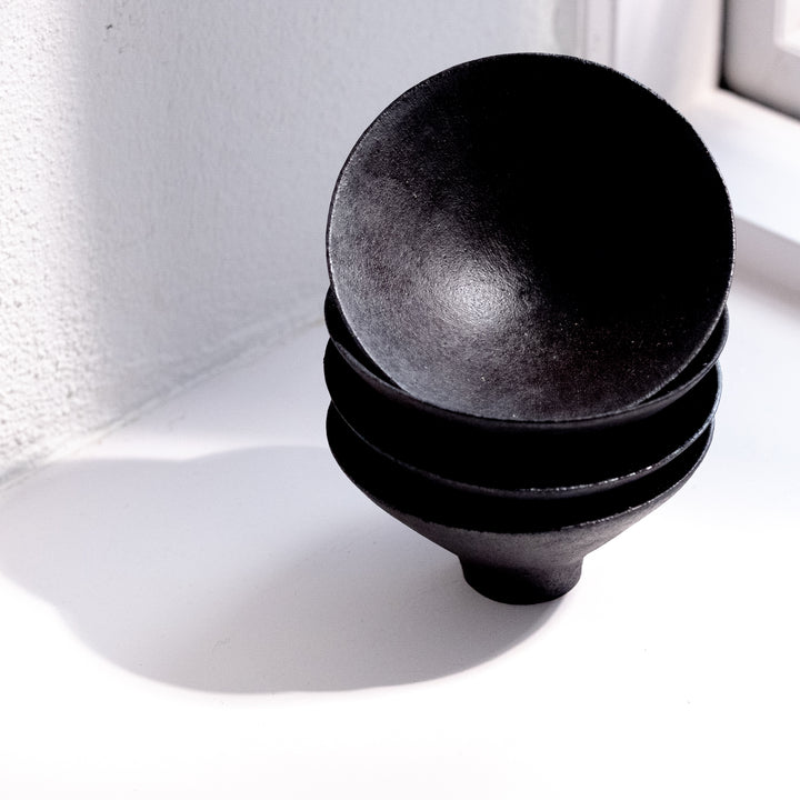 Toshifumi Tashiro, small bowl, black | Japanese ceramics (TT06)