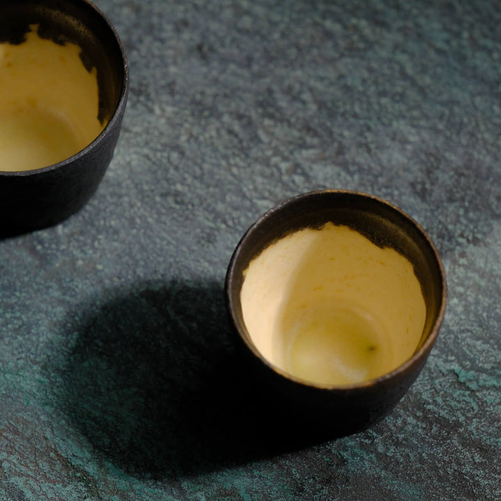 Wakahiko Ishikawa, Becher für Sake oder Shochu, japanische Keramik, schwarz (WI06)