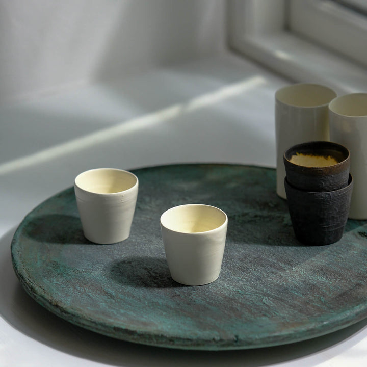 Keramik Becher von Wakahiko Ishikawa, japanische Keramik, zylindrisch, japanischer Ton mit weißer Glasur | haptik.de