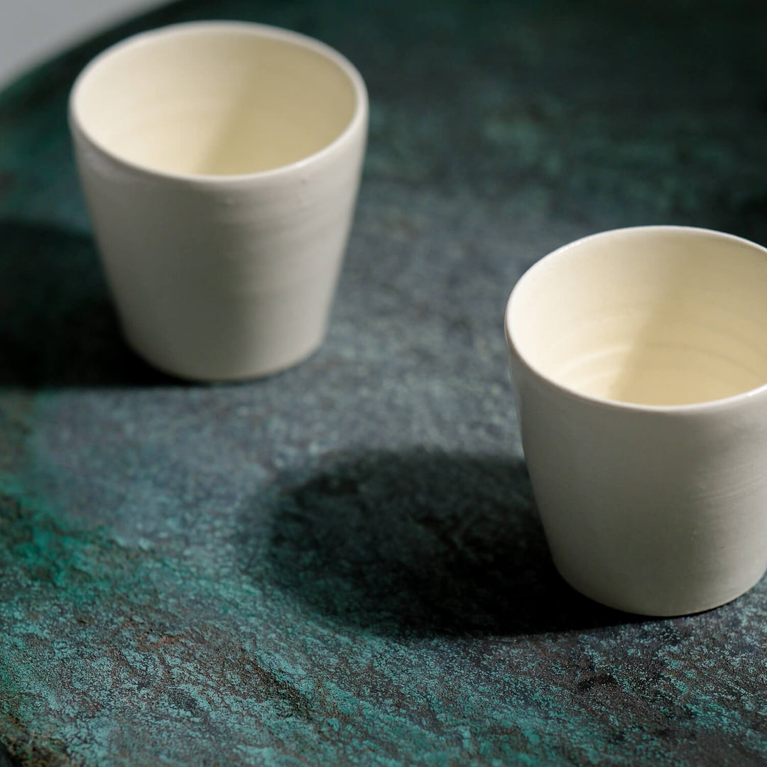 Wakahiko Ishikawa, kleiner Becher für Sake oder Shochu, japanische Keramik, weiß (WI05)