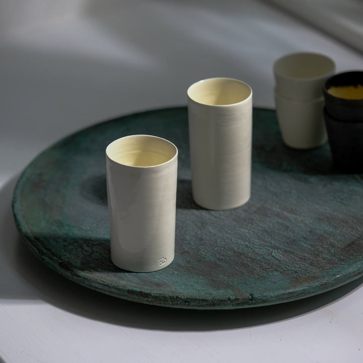 Keramik Becher von Wakahiko Ishikawa, japanische Keramik, zylindrisch , japanischer Ton mit heller Glasur | haptik.de