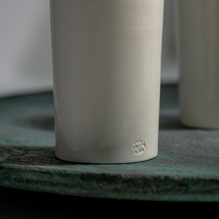 Wakahiko Ishikawa, hoher Becher für Sake oder Shochu, japanische Keramik, weiß (WI07)
