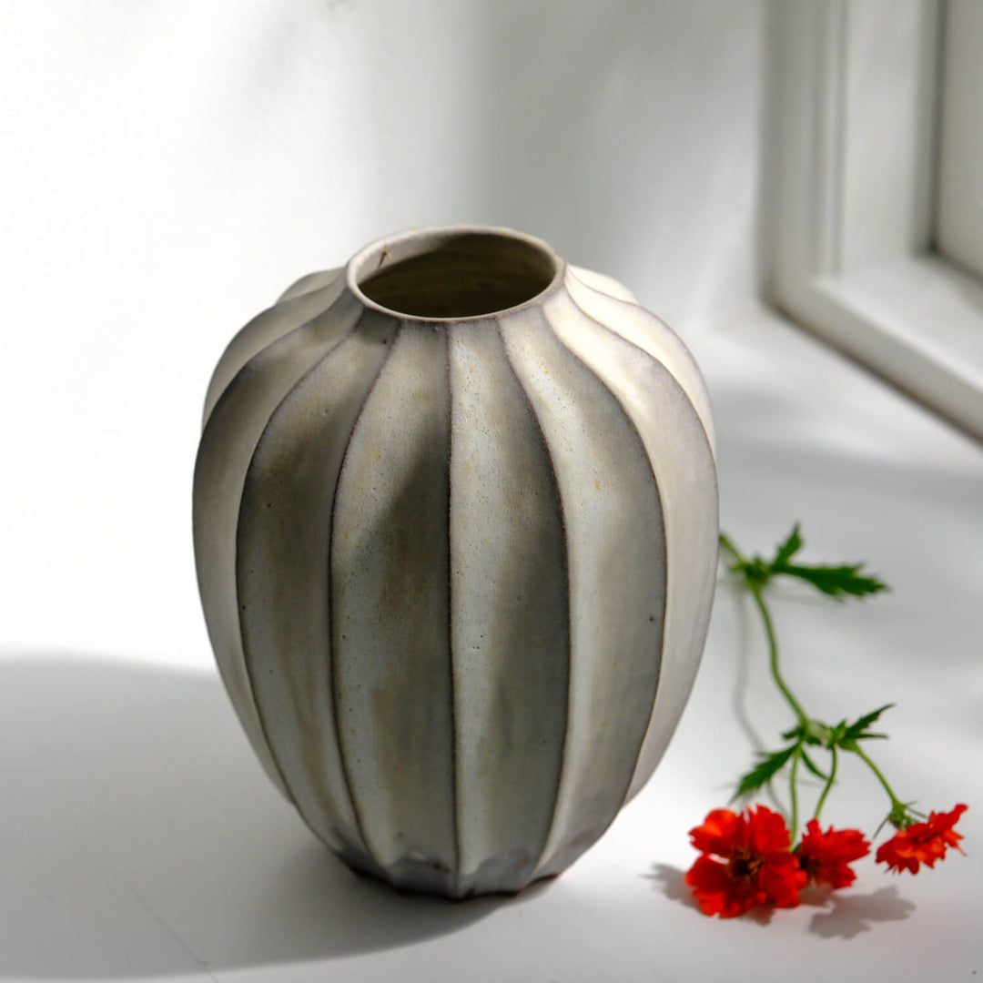 Yumiko Shimoya, Vase, japanische Keramik | Mentori (YS26)