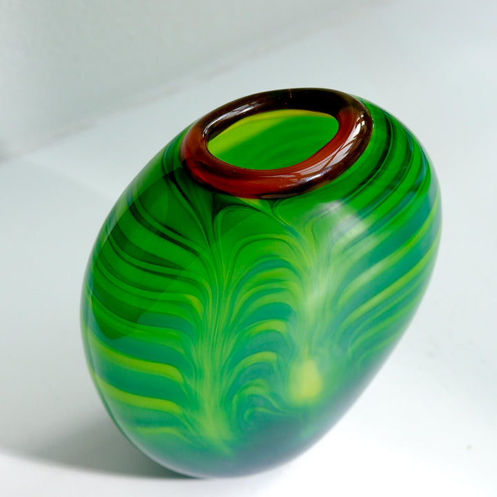 Barbara Ebner von Eschenbach, Glas Vase Ellipse grün | (BE52)