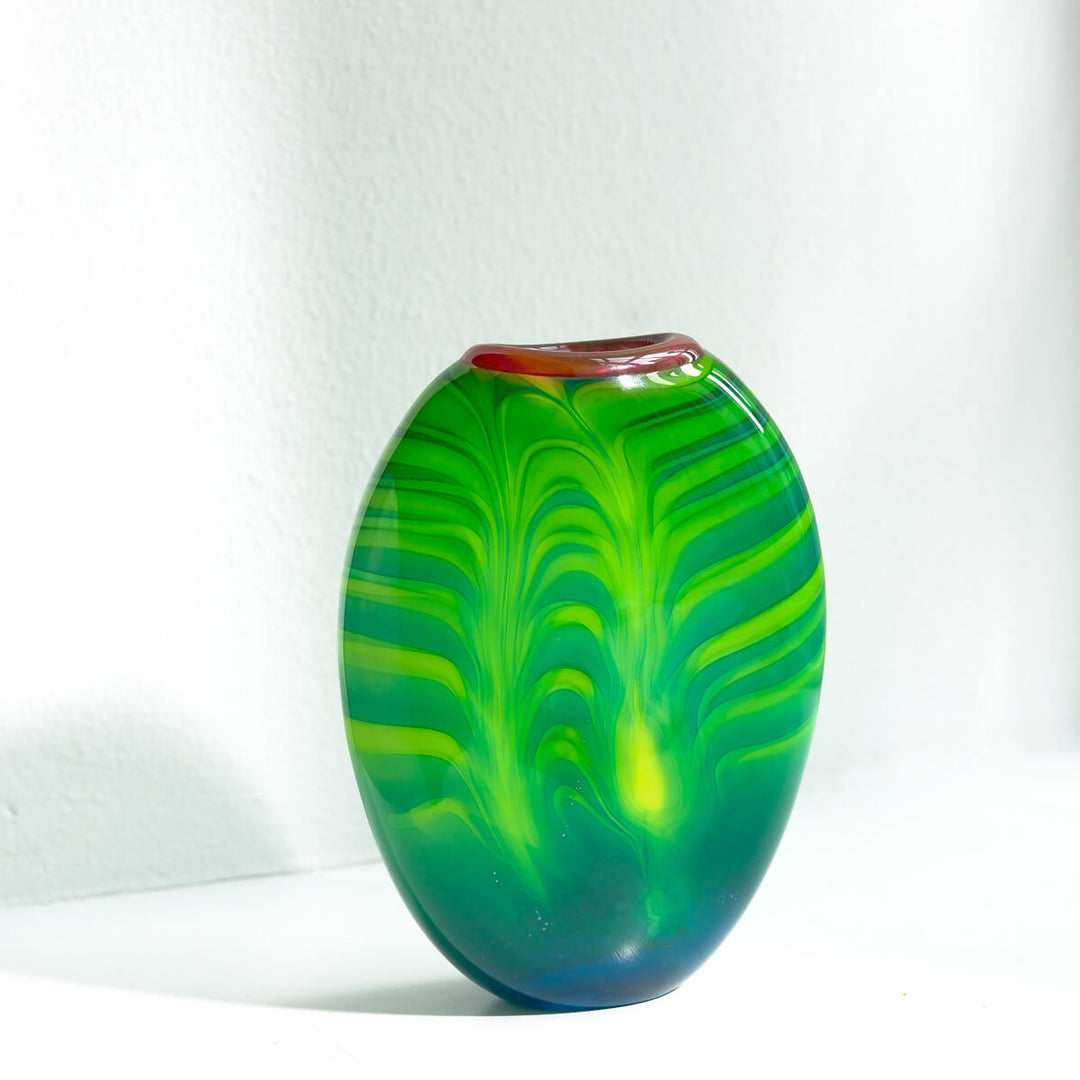 Barbara Ebner von Eschenbach, Glas Vase Ellipse grün | (BE52)