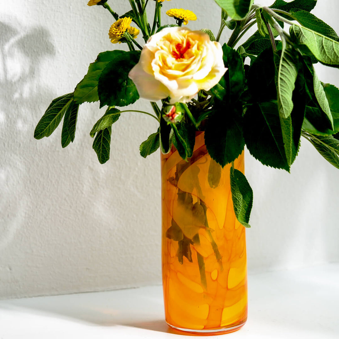 Barbara Ebner von Eschenbach, Glasvase | 19 cm, zylindrisch, orange (BE48)
