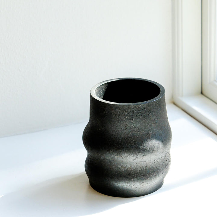 Laurenz Stockner, Schale, schwarzer Stahl, gestaucht | Ø 15 cm (LS16)