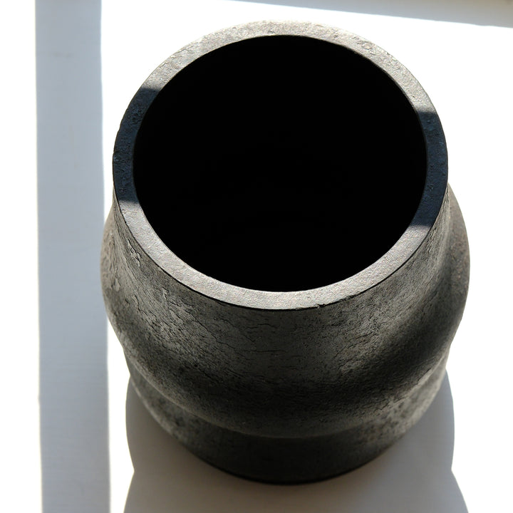 Laurenz Stockner, Schale, schwarzer Stahl, gestaucht | Ø 15 cm (LS16)
