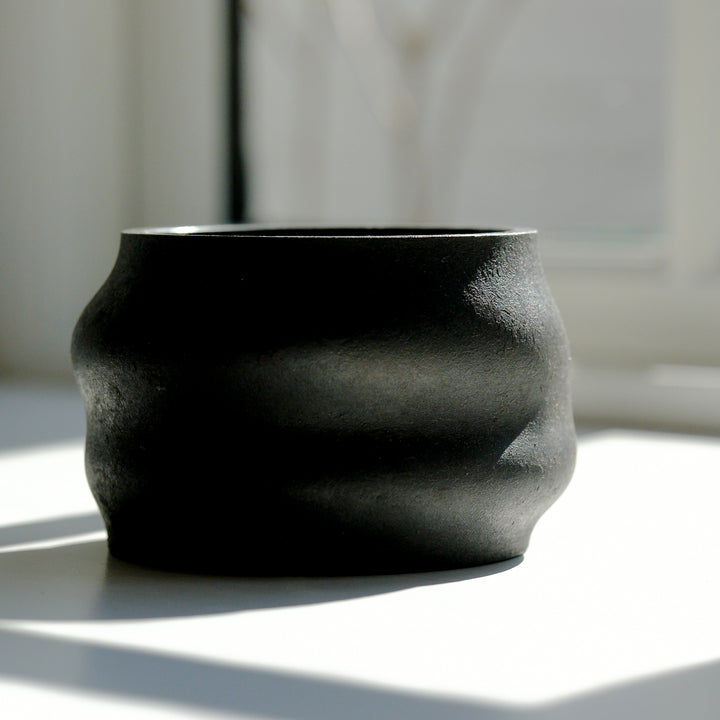 Laurenz Stockner, Schale, schwarzer Stahl, gestaucht | Ø 12 cm (LS17)