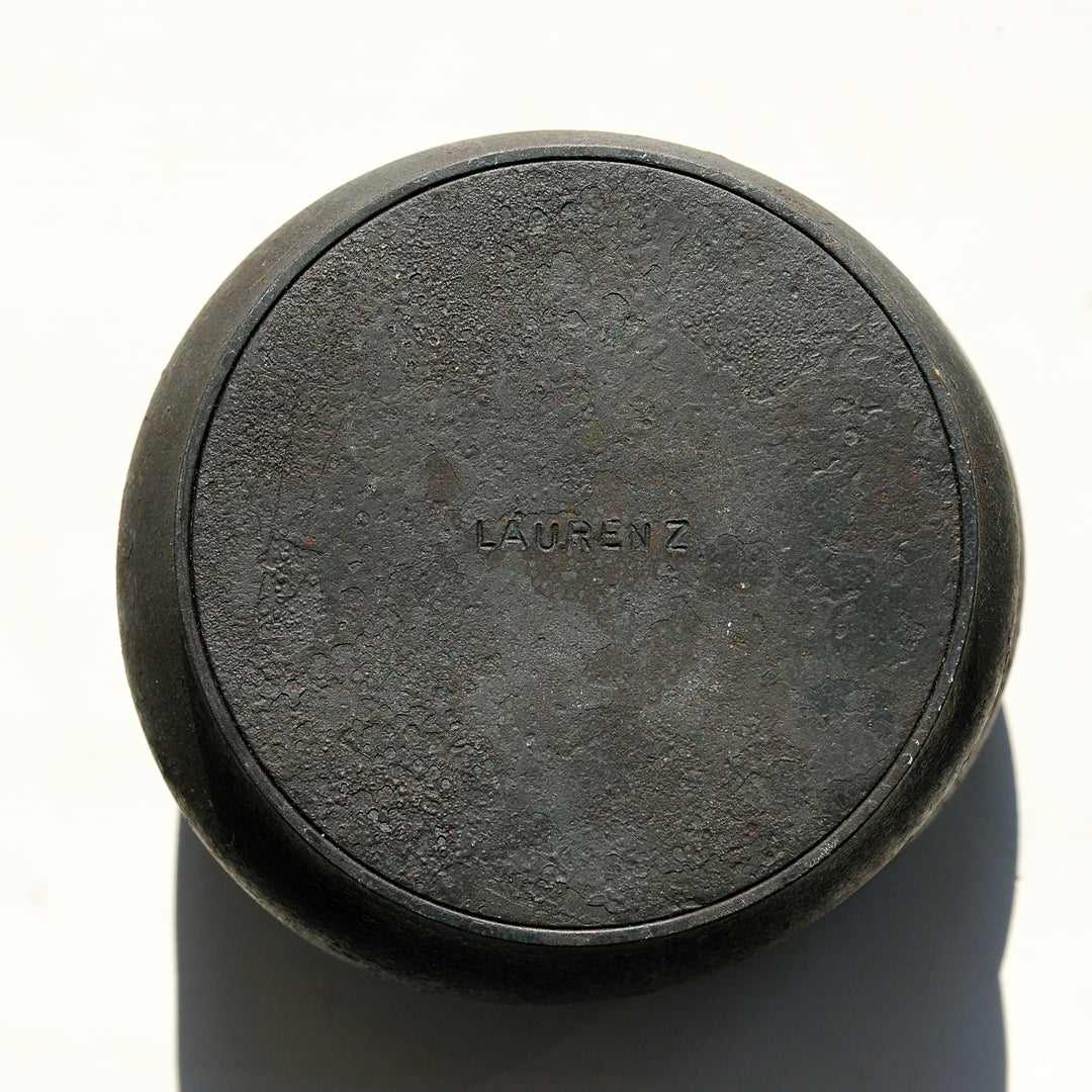 Laurenz Stockner, Schale, schwarzer Stahl, gestaucht | Ø 12 cm (LS17)