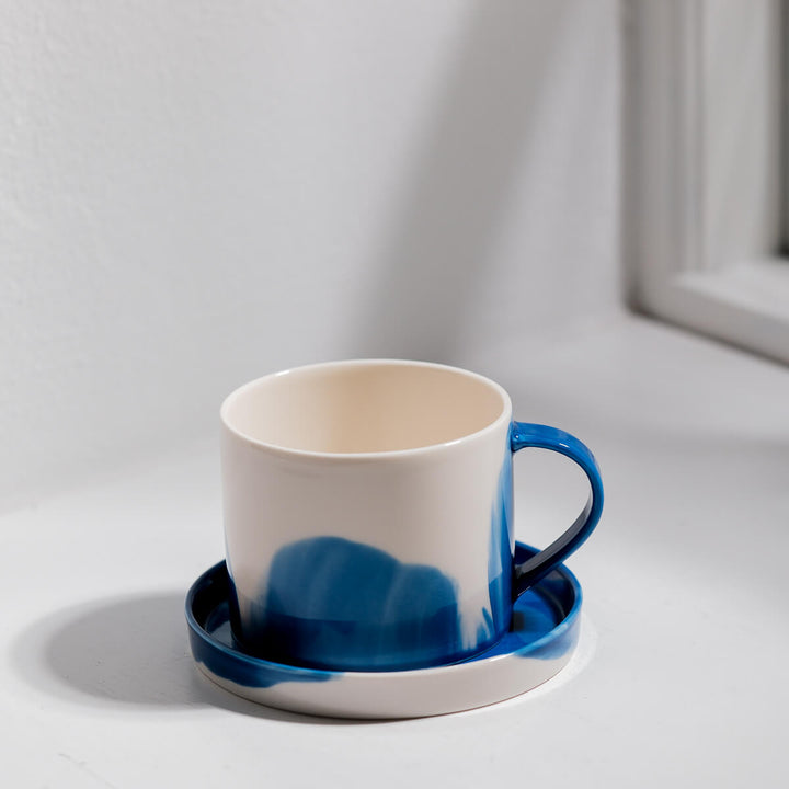 Masayoshi Oya, Tasse mit Untertasse, handgefertigt, Porzellan | blau (MO44)