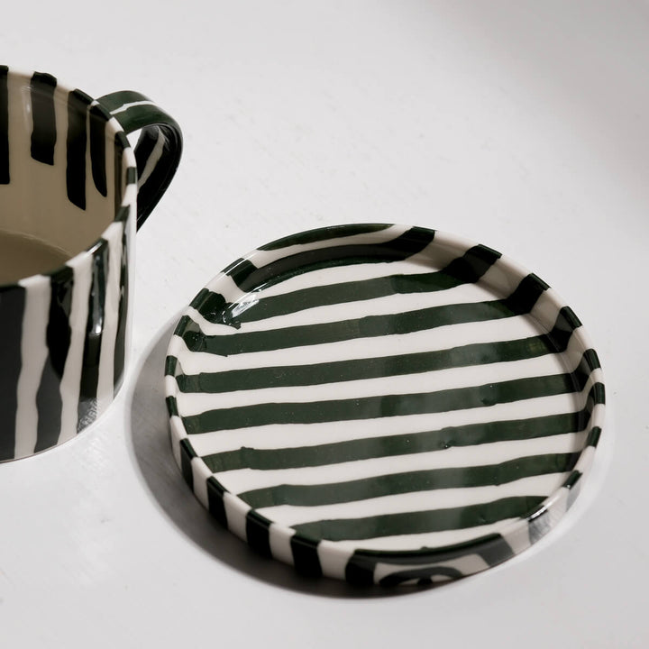 Masayoshi Oya, Tasse mit Untertasse, handgefertigt, Porzellan | grün (MO40)