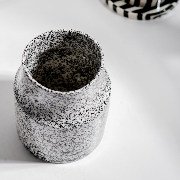 Masayoshi Oya, Vase, handgefertigt, Porzellan | schwarz weiss (MO45)
