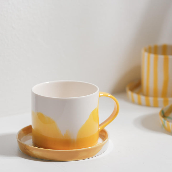 Masayoshi Oya, Tasse mit Untertasse, handgefertigt, Porzellan | gelb (MO43)
