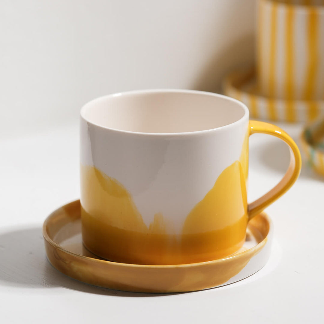 Masayoshi Oya, Tasse mit Untertasse, handgefertigt, Porzellan | gelb (MO43)