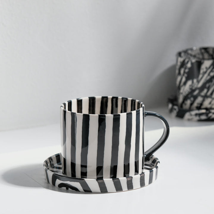 Masayoshi Oya, Tasse mit Untertasse, handgefertigt, Porzellan | schwarz weiss (MO27)