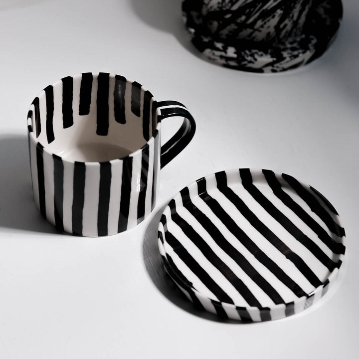 Masayoshi Oya, Tasse mit Untertasse, handgefertigt, Porzellan | schwarz weiss (MO27)