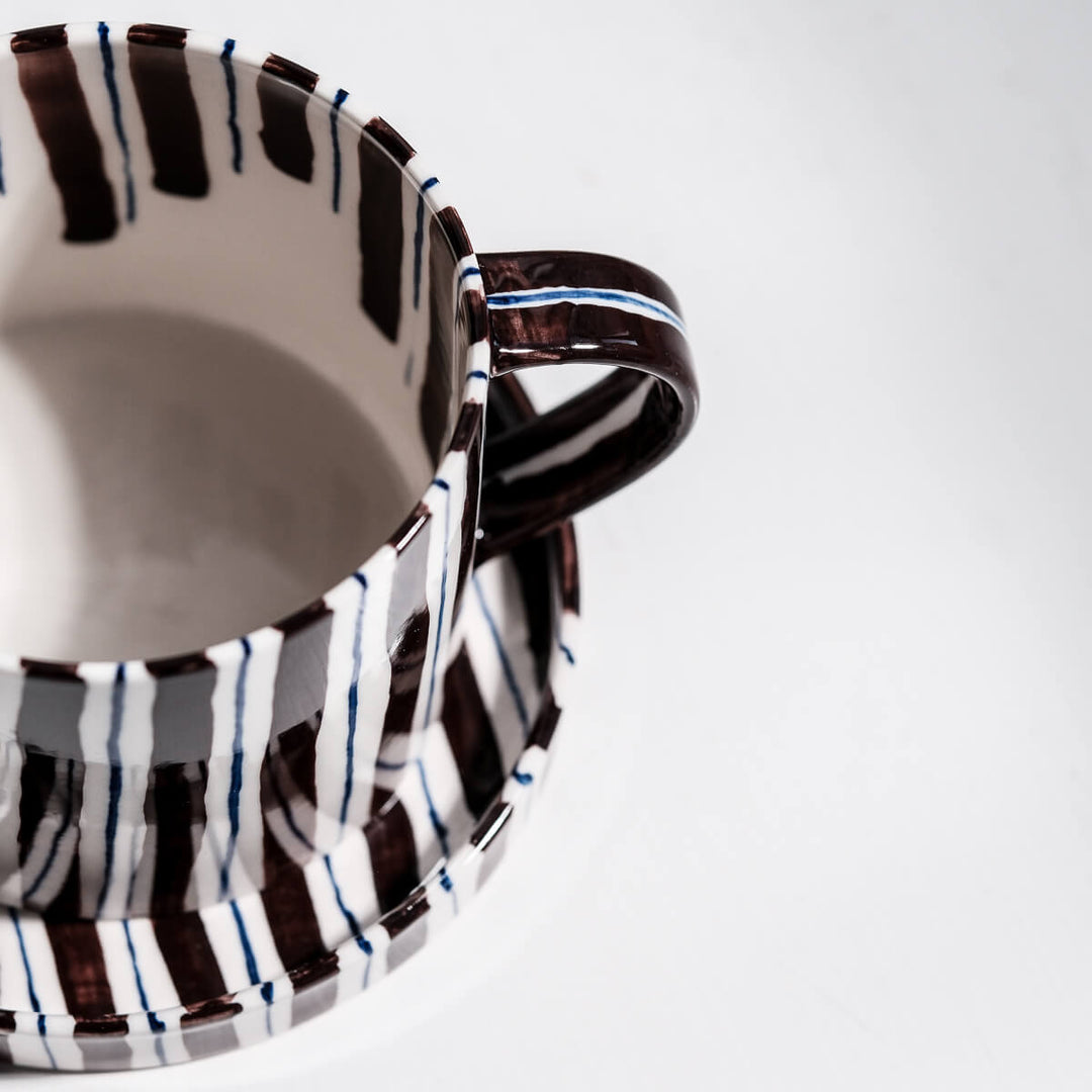 Masayoshi Oya, Tasse mit Untertasse, handgefertigt, Porzellan | braun und blau (MO33)